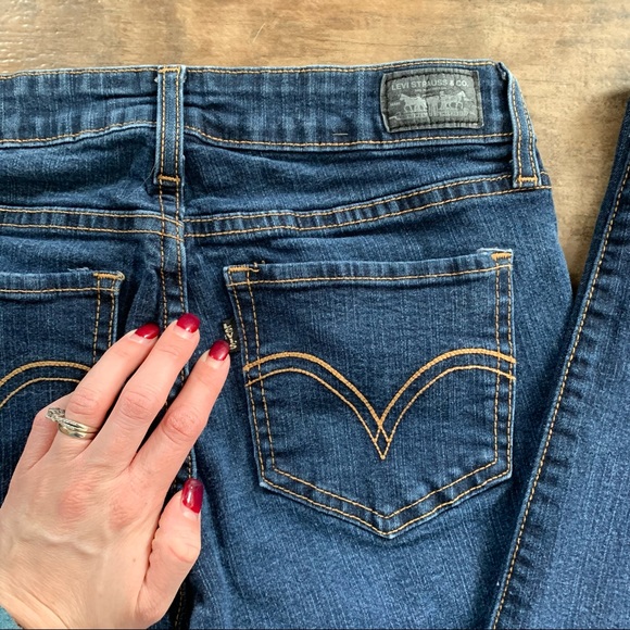 Levi Jeans - Picture 6 of 7